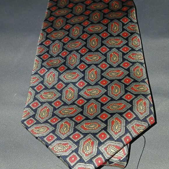 Harve Benard  pure silk paisley print  tie EUC - Picture 2 of 6